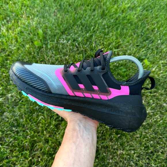 Adidas Ultraboost Light Gore-Tex Womens Running  hiking waterproof Shoes new - Picture 3 of 7